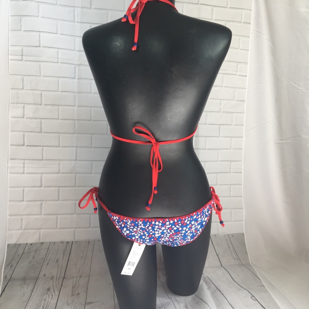 Vineyard Vines Red and Blue Floral Bikini - Picture 5 of 8